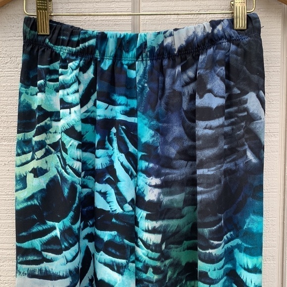 june & hudson Lightweight Sheer Joggers - Picture 3 of 15
